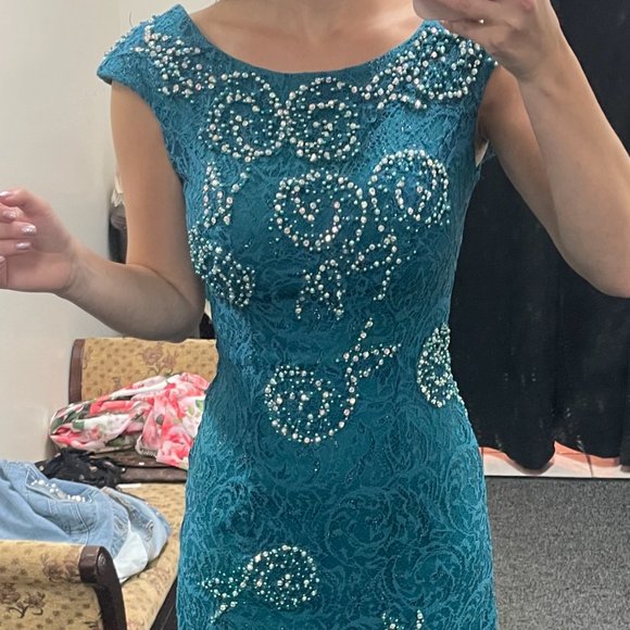 beautiful dress from LA - never worn- tags still on! - Picture 1 of 2